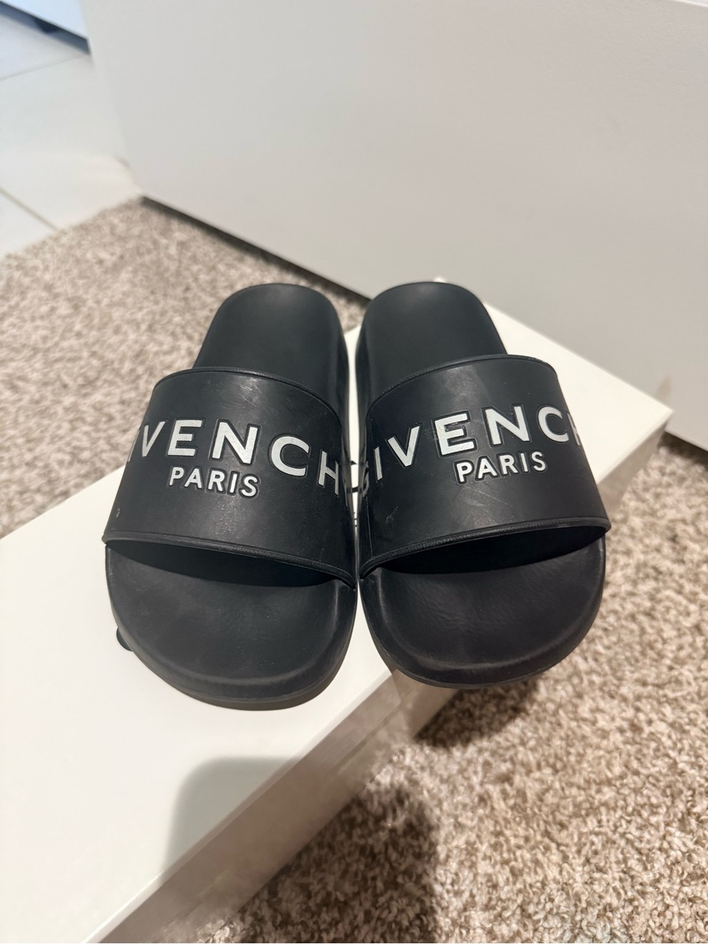 Unisex slides